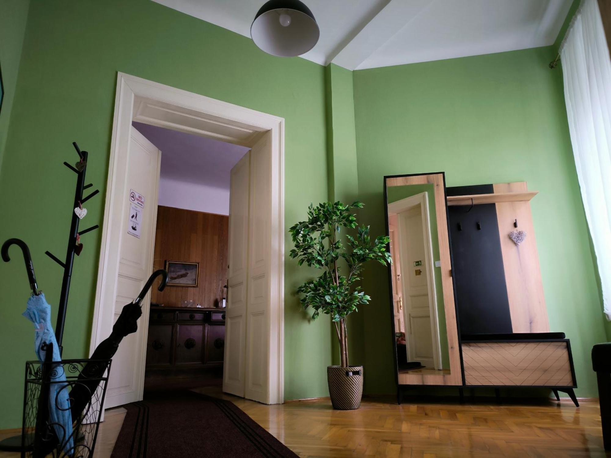 Konzul -top Apartment, Strict Center, Parking * Osijek